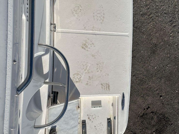 2008-regal-2565-express-cruiser-boat-with-30ft-t/a-continental-boat-trailer-image-16