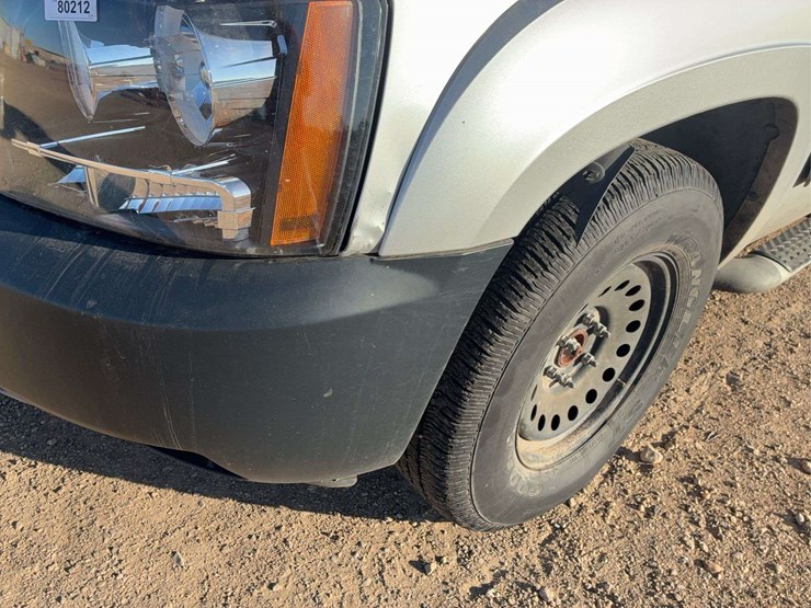 2012-chevrolet-tahoe-lt-image-9