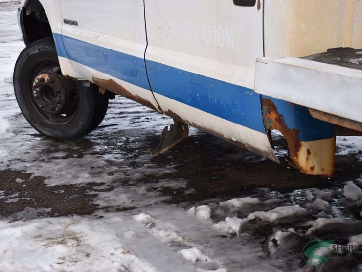 2000-ford-f550-image-12