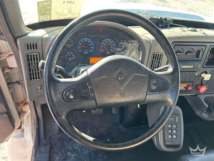 2011-international-durastar-4300-image-11