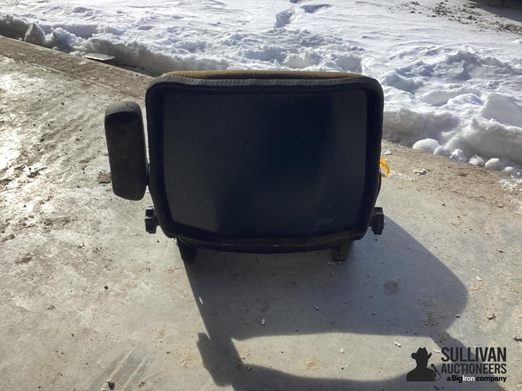 miscellaneous-tractor-seat-image-6