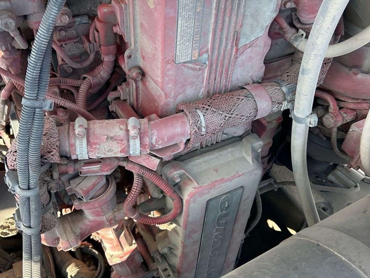 2011-peterbilt-365-image-9