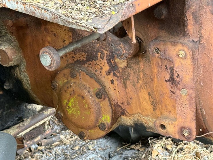 minneapolis-moline-g706-image-17