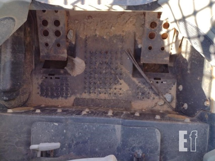 2020-bobcat-t590-image-12