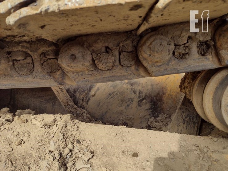 2008-deere-750j-image-26