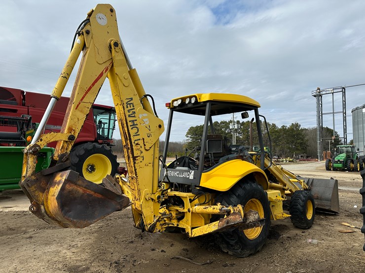 new-holland-lb75b-image-3