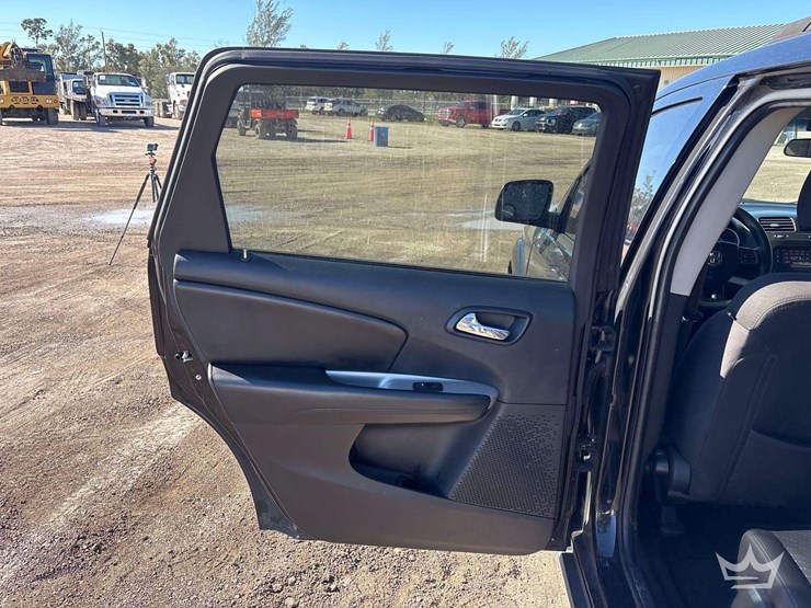 2017-dodge-journey-image-21