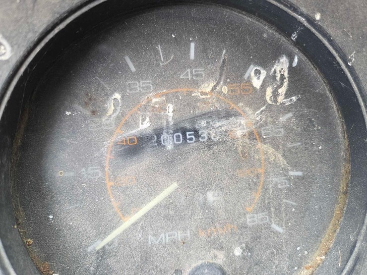 1995-isuzu-straight-truck-image-15