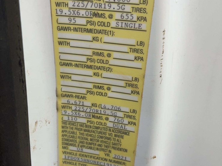 2022-ford-f550-image-31