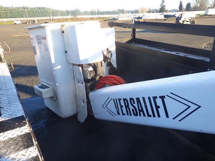 1997-freightliner-fl70-image-12