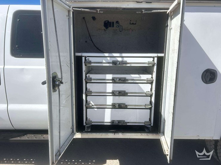 2016-ford-f550-image-15