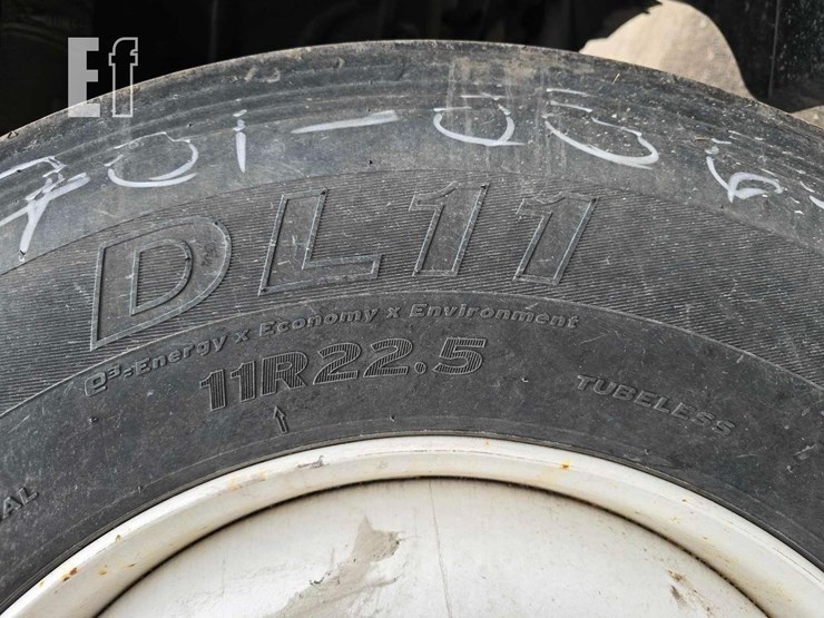 2018-freightliner-cascadia-113-image-15