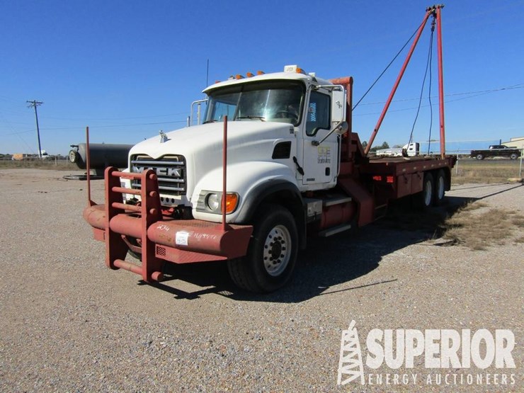 2007-mack-granite-cv713-image-1