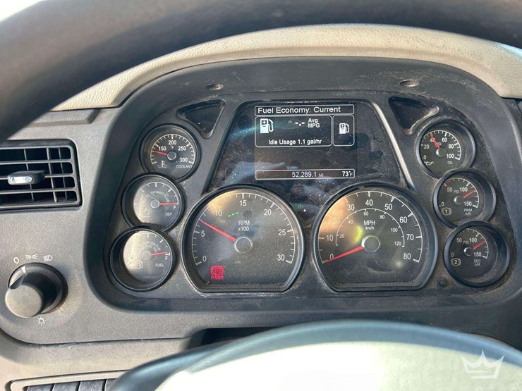 2020-peterbilt-567-image-14