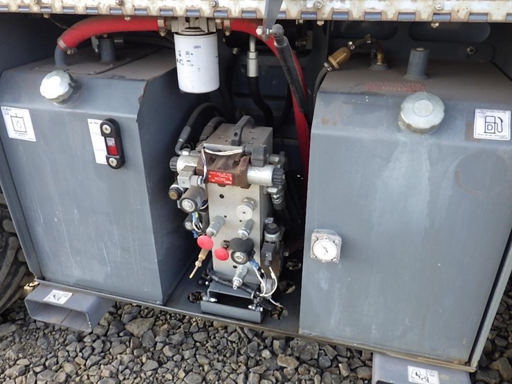 skyjack-sj6832rt-image-16