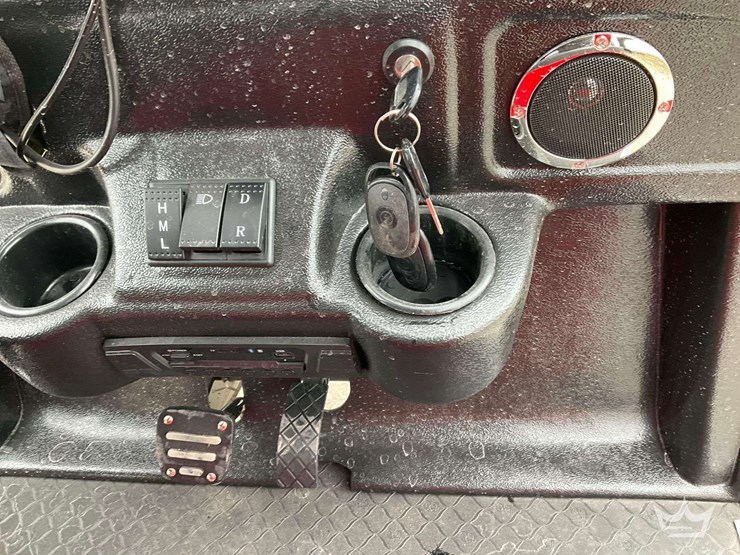 2025-electric-cart-image-7