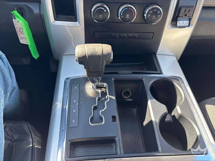 2012-dodge-1500-image-16