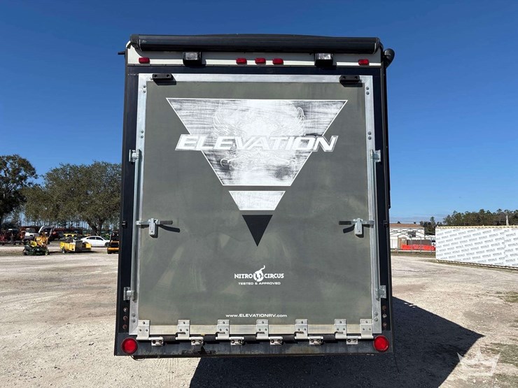 2014-crossroads-rv-elevation-t/a-5th-wheel-toy-hauler-travel-trailer-image-48