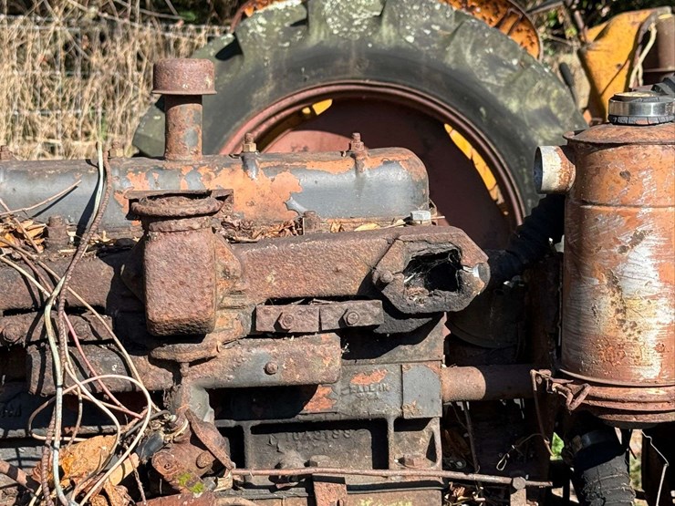 minneapolis-moline-parts-tractor-image-18