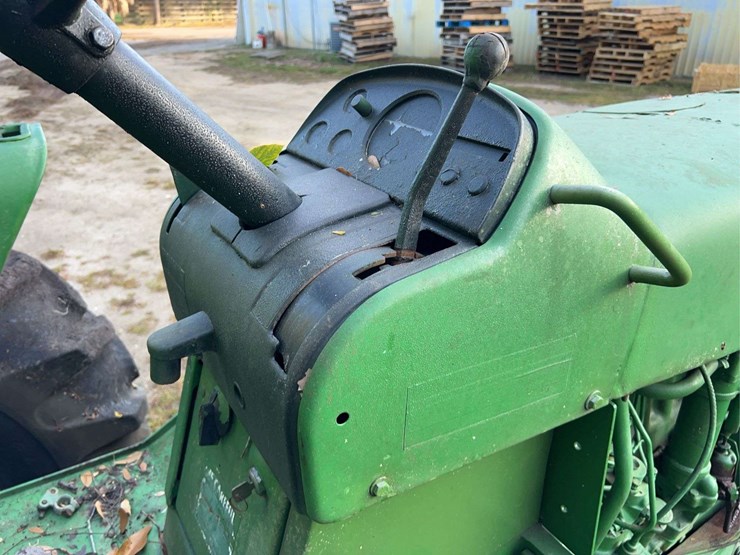 john-deere-3020-image-37