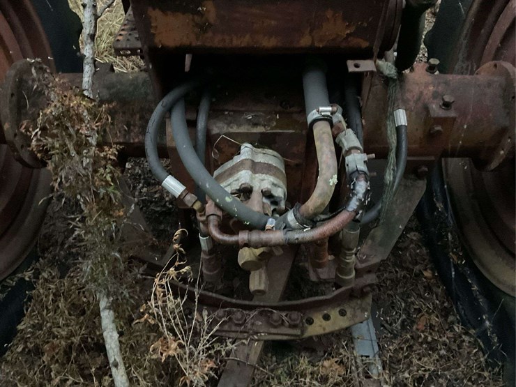 minneapolis-moline-m604-image-16