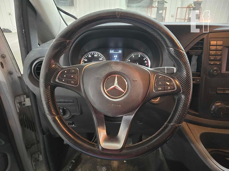 2017-mercedes-benz-metris-image-10