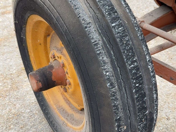 minneapolis-moline-g705-image-31