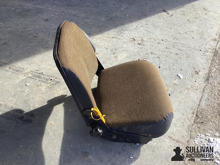 miscellaneous-tractor-seat-image-4