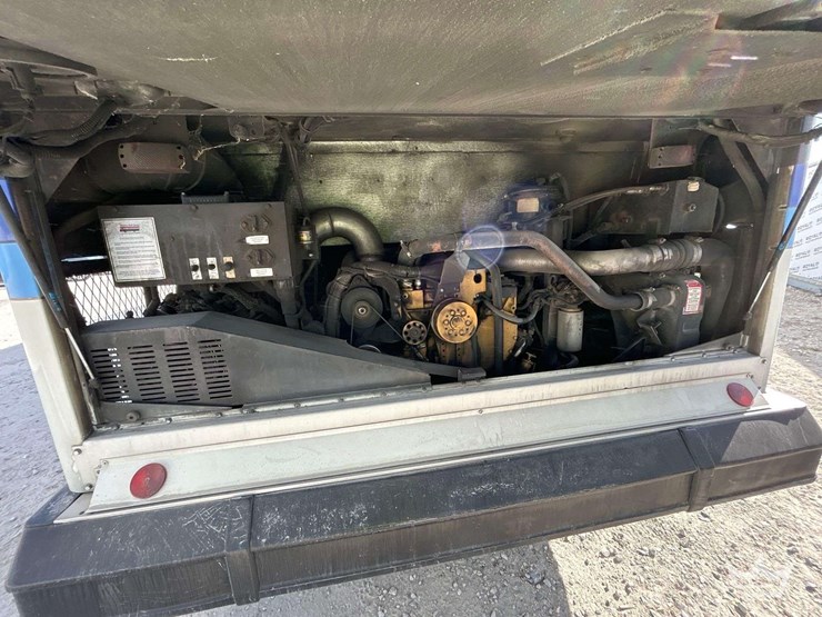 2000-thomas-saf-t-liner-image-7