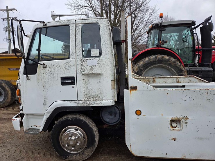 1995-isuzu-straight-truck-image-7