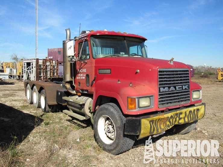 2001-mack-ch613-image-1