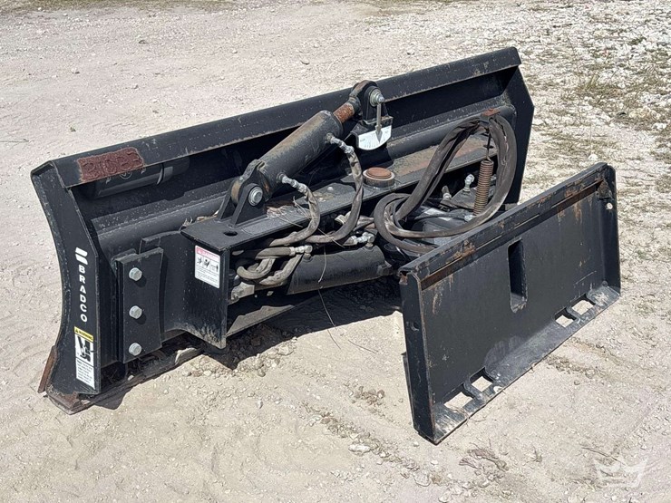 bradco-84in-hydraulic-6-way-dozer-blade-skid-steer-attachment-image-4