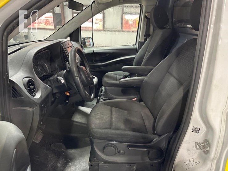 2017-mercedes-benz-metris-image-9