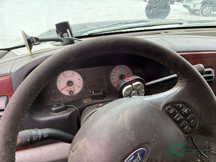 2005-ford-f450-image-35