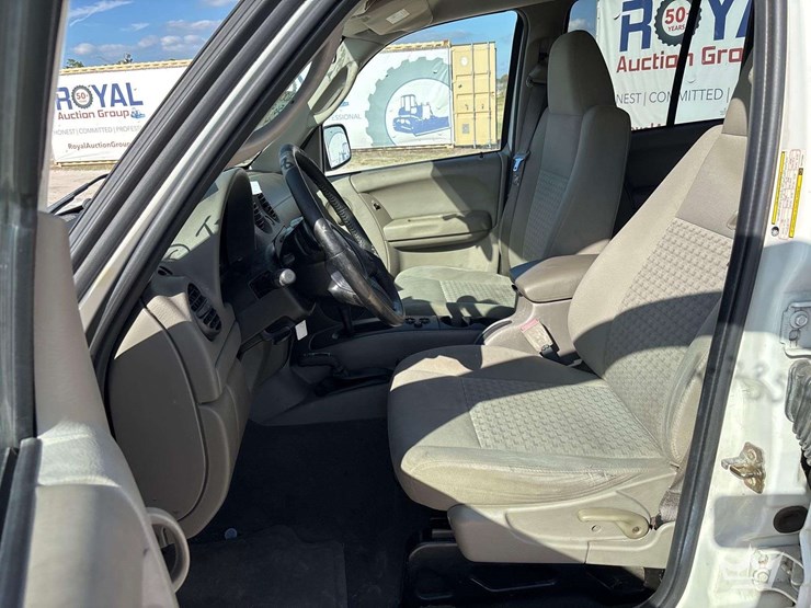 2007-jeep-liberty-image-12