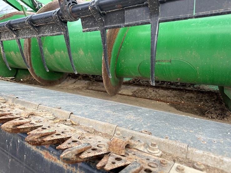 2013-john-deere-635f-image-34