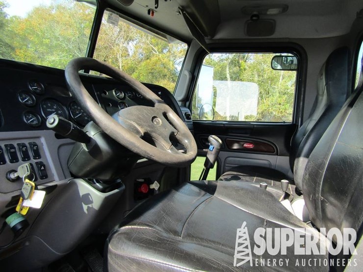2012-peterbilt-367-image-8