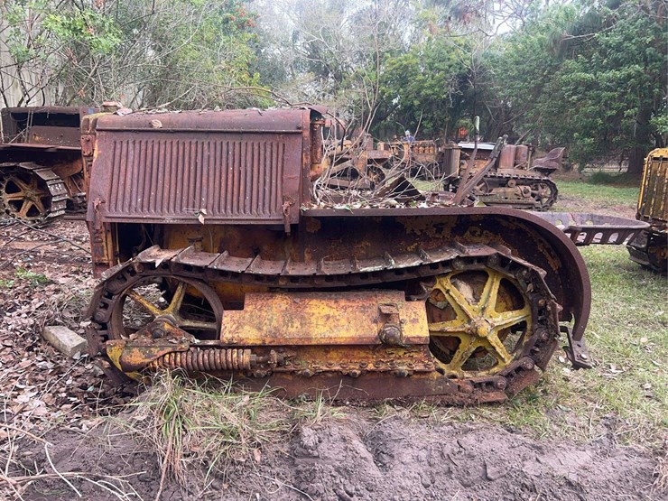 caterpillar-fifteen-crawler-image-2