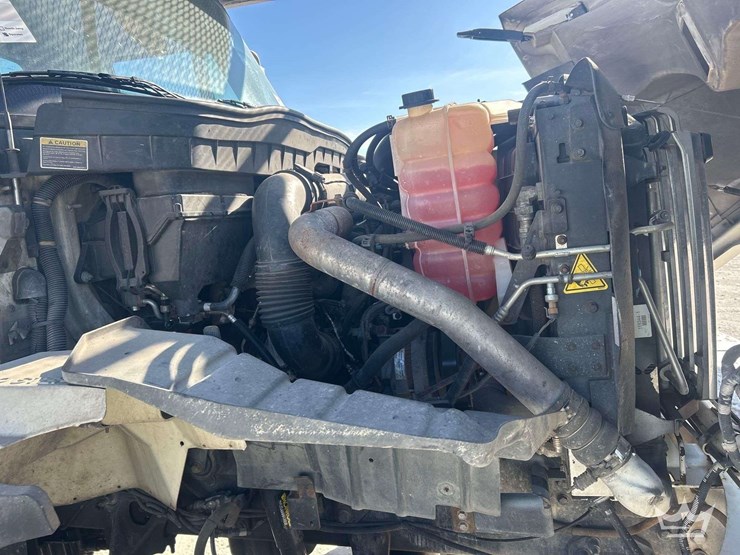 bucket-truck-image-9