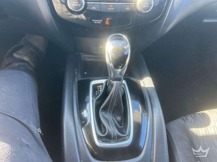 2018-nissan-rogue-image-17