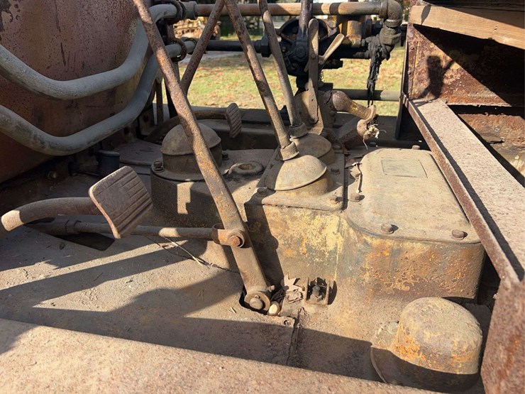 caterpillar-forty-gas-crawler-image-33