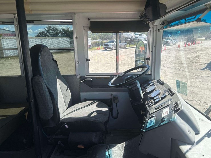 2007-bluebird-all-american-image-8