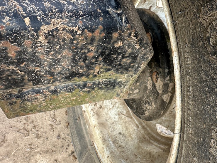 #38417-•-head-hauler-dl-37-37'-header-wagon-image-9