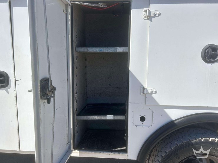 2016-ford-f550-image-17