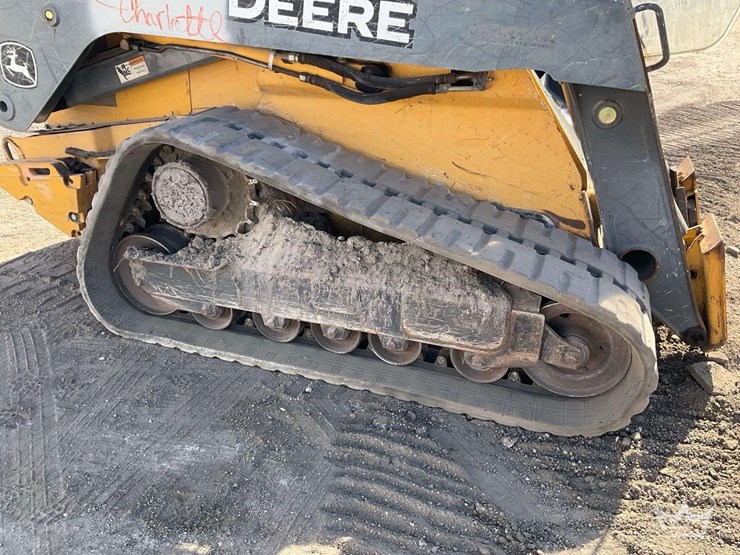 2013-deere-329e-image-10