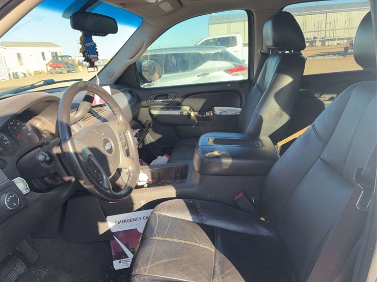 2012-chevrolet-tahoe-lt-image-20