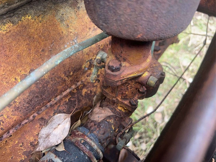 caterpillar-2-ton-crawler-image-21