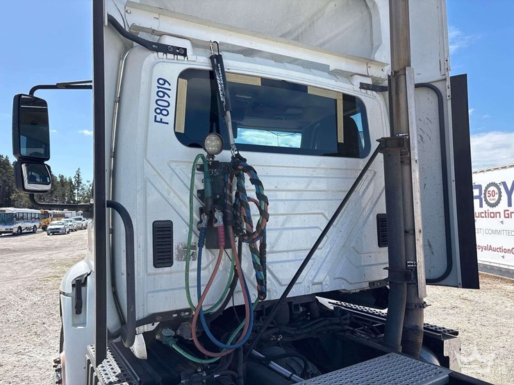 2015-international-transtar-8600-image-17