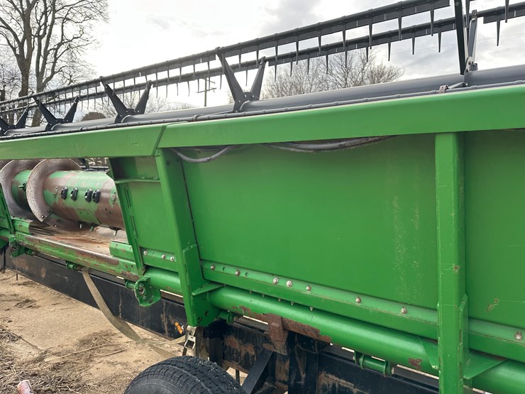 2013-john-deere-635f-image-9