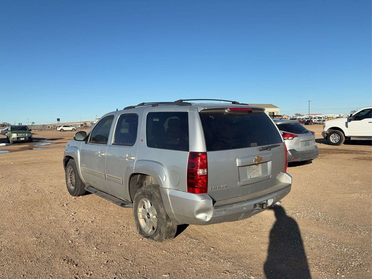 2012-chevrolet-tahoe-lt-image-4